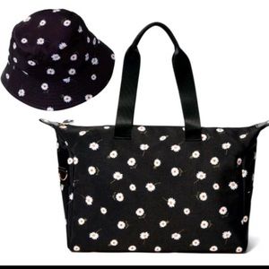 Alice + Olivia daisy print duffle bag and bucket hat set. NWT